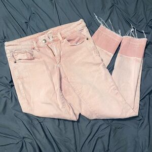 Universal Thread Light Pink Frayed Hem Cropped Jeans